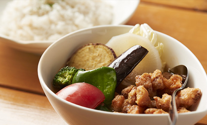 鶏なんこつと野菜カレー